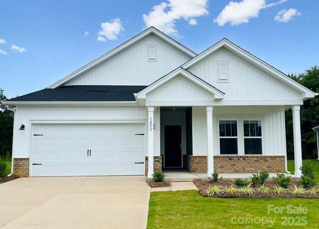 Property at 1253 Morehead Dr, Salisbury, NC 28144, 3 beds, 2.5 baths