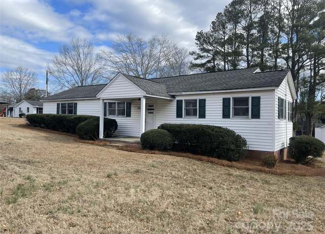Property at 301 S Sycamore St, Pageland, SC 29728, 3 beds, 1.5 baths
