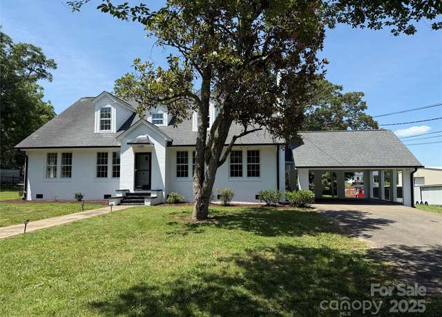 Property at 309 E Main St, Lattimore, NC 28089, 5 beds, 4 baths