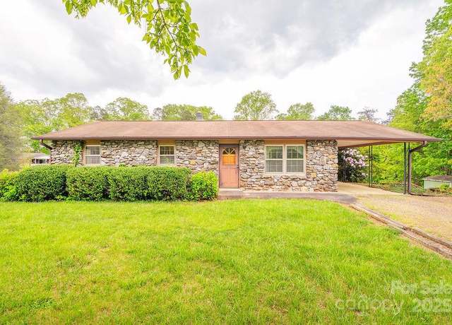 Property at 18 Progress Ln, Candler, NC 28715, 3 beds, 2 baths