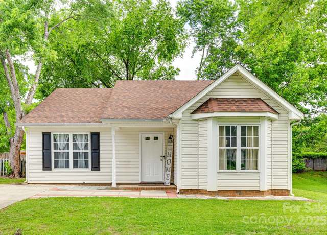 Property at 7442 Crestside Ln, Charlotte, NC 28227, 3 beds, 2 baths