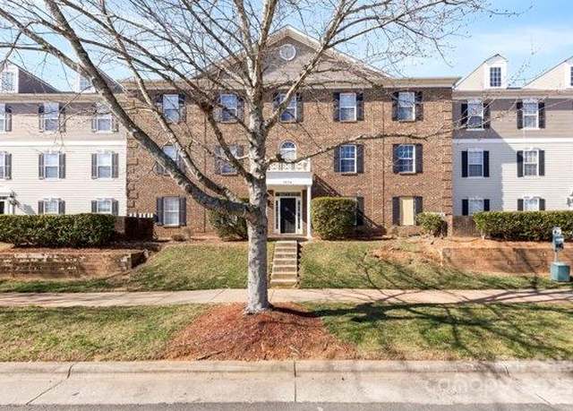 Property at 1068 Plaza Walk Dr, Charlotte, NC 28215, 2 beds, 2 baths