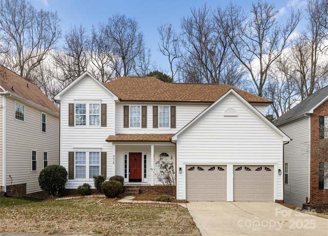 Property at 6529 Harburn Forest Dr, Charlotte, NC 28269, 4 beds, 2.5 baths