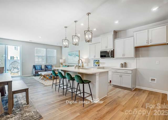 Property at 6427 Mallow Crossing Ln, Charlotte, NC 28213, 3 beds, 2.5 baths