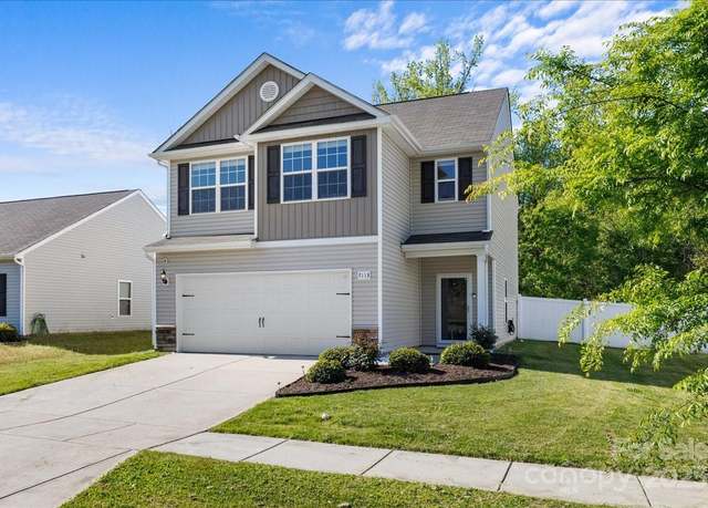 Property at 7113 Amberly Hills Rd, Charlotte, NC 28215, 3 beds, 2.5 baths