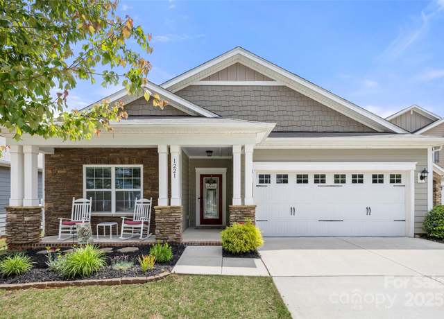 Property at 1221 Brookcrest Ln, Fort Mill, SC 29708, 3 beds, 2 baths