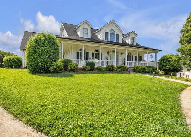 Property at 129 Renaissance Pl, Statesville, NC 28625, 5 beds, 3.5 baths