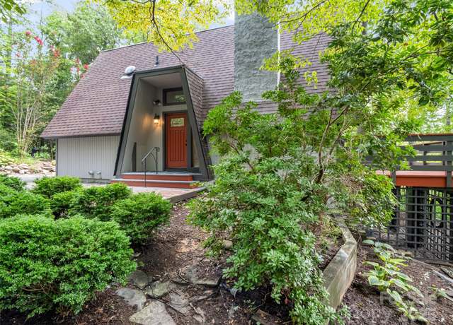 Property at 107 Walker St, Black Mountain, NC 28711, 3 beds, 2.5 baths