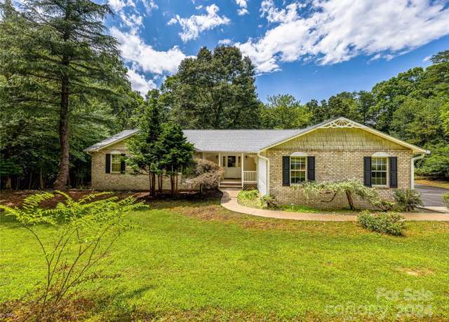 Property at 4 Leibestraum Dr, Horse Shoe, NC 28742, 2 beds, 2 baths