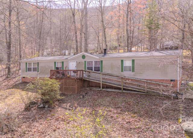Property at 5 Anthony Ct, Swannanoa, NC 28778, 3 beds, 2 baths