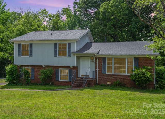 Property at 7106 Marlbrook Dr, Charlotte, NC 28212, 4 beds, 3 baths