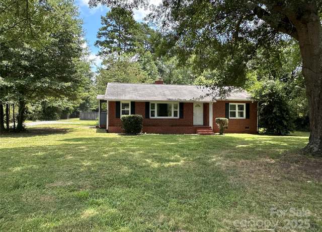 Property at 800 Mt Holly Huntersville Rd, Charlotte, NC 28214, 3 beds, 2 baths