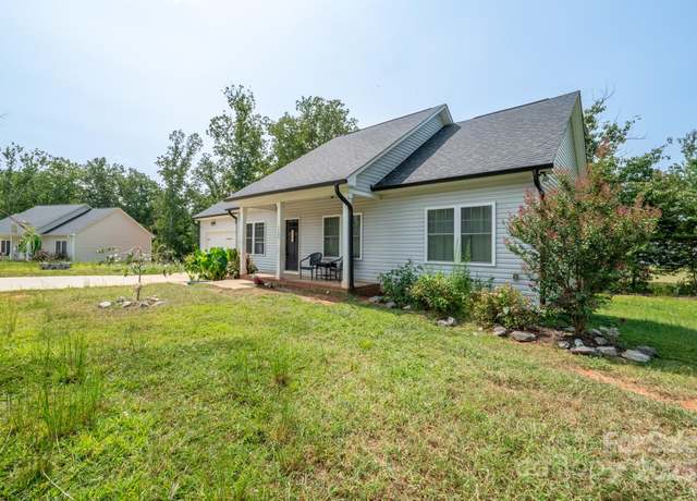 Property at 1700 Ivey Ct, Maiden, NC 28650, 3 beds, 2 baths