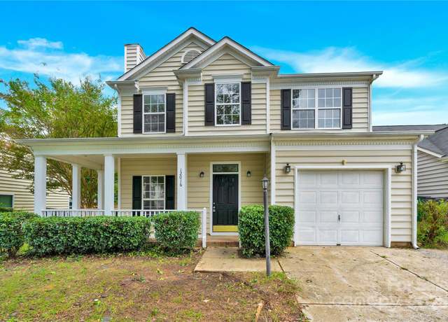 Property at 12016 Gemstone Ct, Charlotte, NC 28269, 3 beds, 2.5 baths