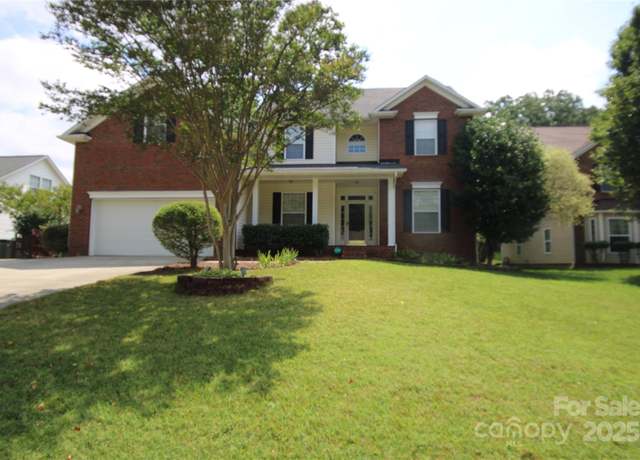 Property at 2418 Alaqua Ct, Matthews, NC 28105, 5 beds, 3 baths
