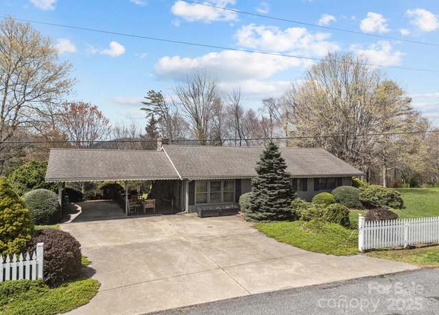 Property at 457 Overlook Dr, Spruce Pine, NC 287777, 2 beds, 2 baths