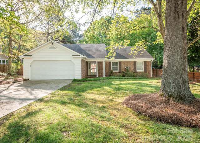 Property at 8718 Rittenhouse Cir, Charlotte, NC 28270, 3 beds, 2 baths