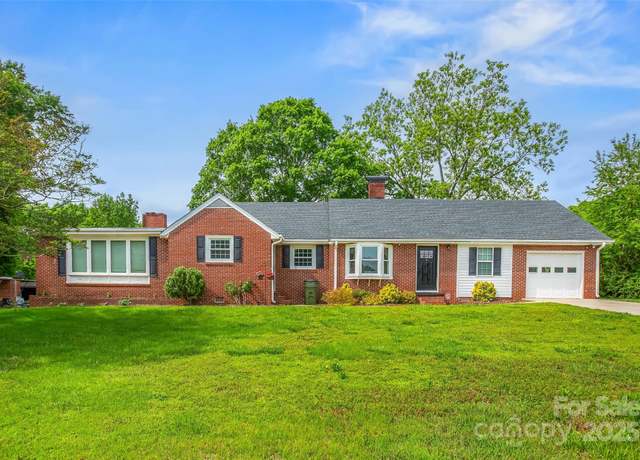 Property at 1078 Boones Cave Rd, Lexington, NC 27295, 3 beds, 2 baths