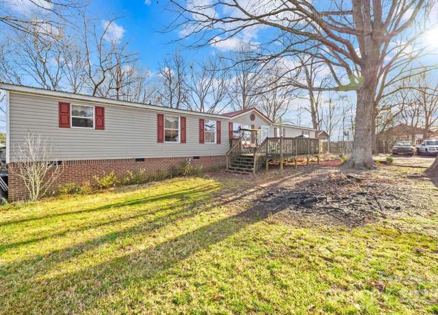 Property at 334 Hillcrest Dr, Mooresville, NC 28115, 4 beds, 2 baths
