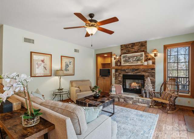 Property at 222 Creekside Way Unit D201, Burnsville, NC 28714, 2 beds, 2 baths