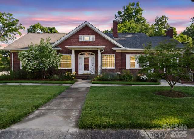 Property at 729 Montgomery Ave, Albemarle, NC 28001, 3 beds, 2.5 baths
