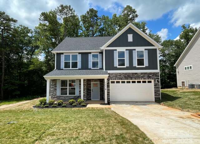 Property at 3887 12th St NE, Hickory, NC 28601, 5 beds, 3 baths