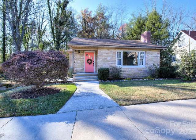 Property at 207 Buncombe St, Hendersonville, NC 28739, 3 beds, 1 bath