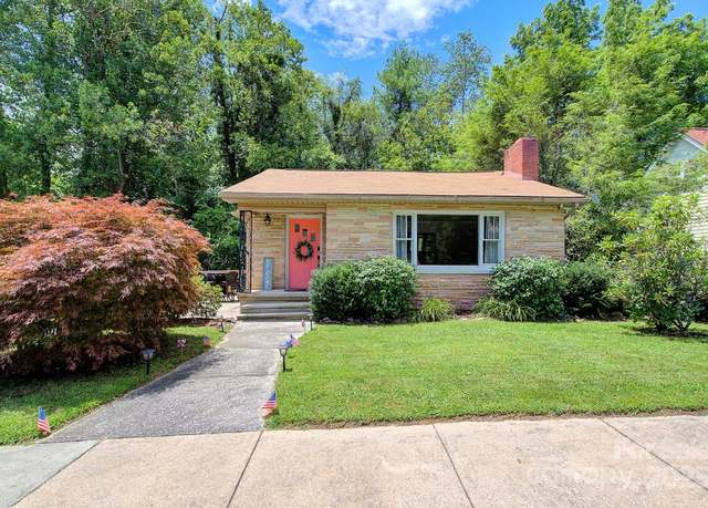Property at 207 Buncombe St, Hendersonville, NC 28739, 3 beds, 1 bath