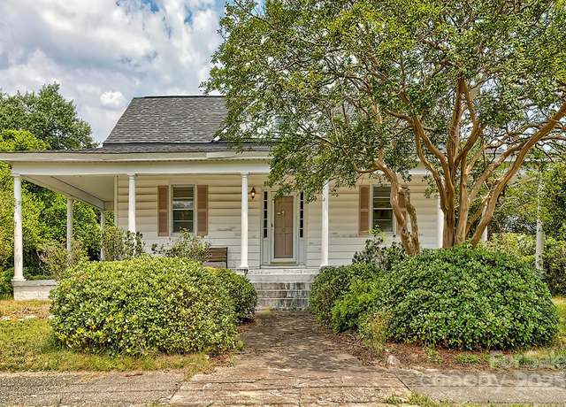 Property at 315 E Marion St, Kershaw, SC 29067, 4 beds, 2.5 baths