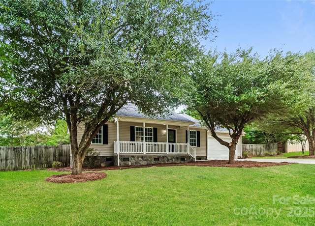 Property at 2004 Beau Dr, Stanley, NC 28164, 3 beds, 2 baths
