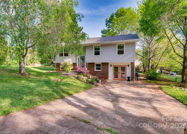 Property at 7 Guinevere Ct, Asheville, NC 28806, 4 beds, 2 baths