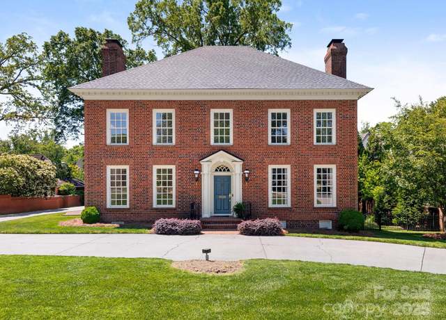 Property at 208 Huntley Pl, Charlotte, NC 28207, 5 beds, 3 baths