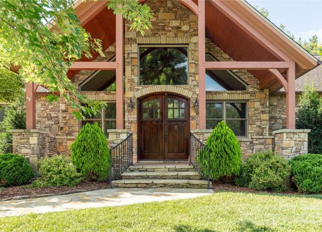 Property at 32 Pine Acre Blvd, Asheville, NC 28804, 3 beds, 2 baths