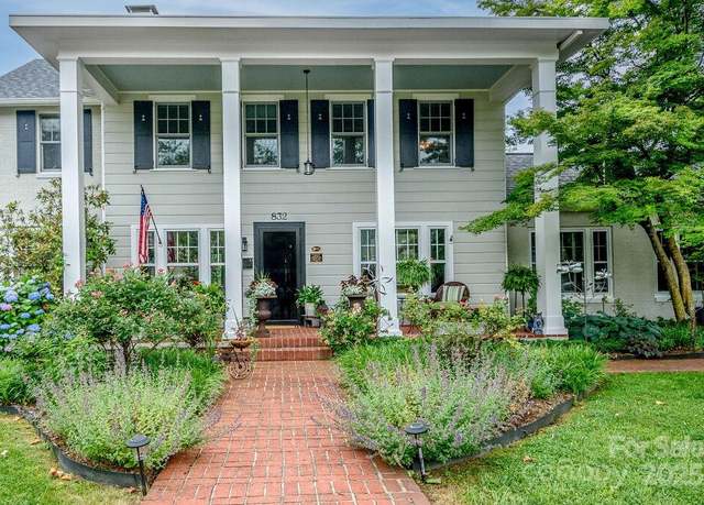 Property at 832 4th Ave W, Hendersonville, NC 28739, 3 beds, 3.5 baths