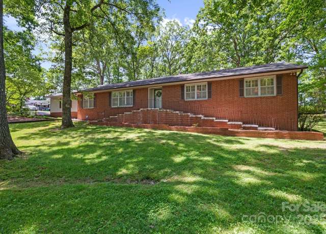 Property at 800 Davenport St, Monroe, NC 28112, 4 beds, 3 baths
