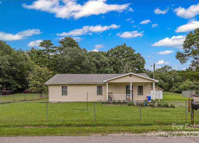 Property at 150 First St N, Fort Mill, SC 29708, 3 beds, 1 bath
