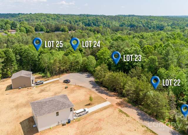 Property at 2084 Country Pl, Hickory, NC 28601