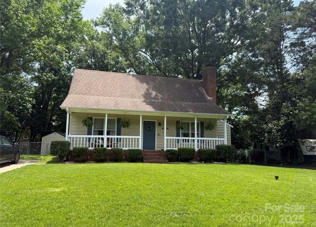 Property at 6706 Farrington Ln, Charlotte, NC 28227, 3 beds, 2 baths