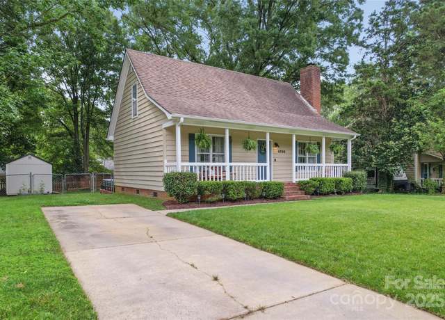 Property at 6706 Farrington Ln, Charlotte, NC 28227, 3 beds, 2 baths