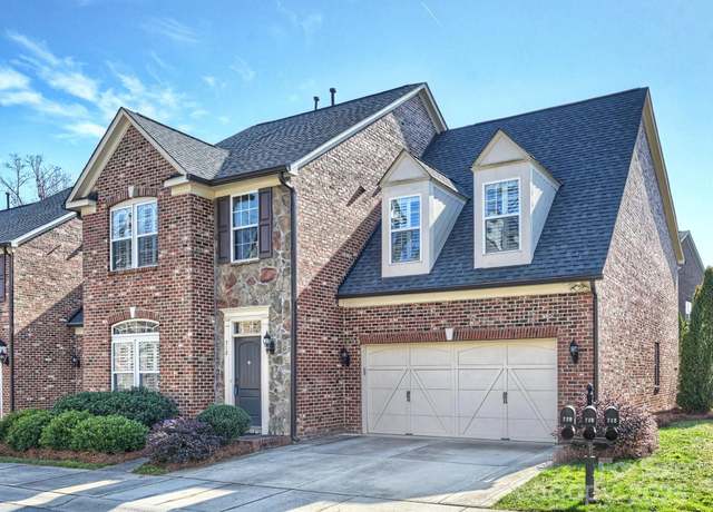 Property at 712 English Tudor Ln, Charlotte, NC 28211, 3 beds, 2.5 baths