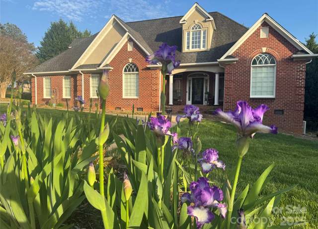 Property at 1308 Moonshadow Ln, Shelby, NC 28150, 4 beds, 2.5 baths