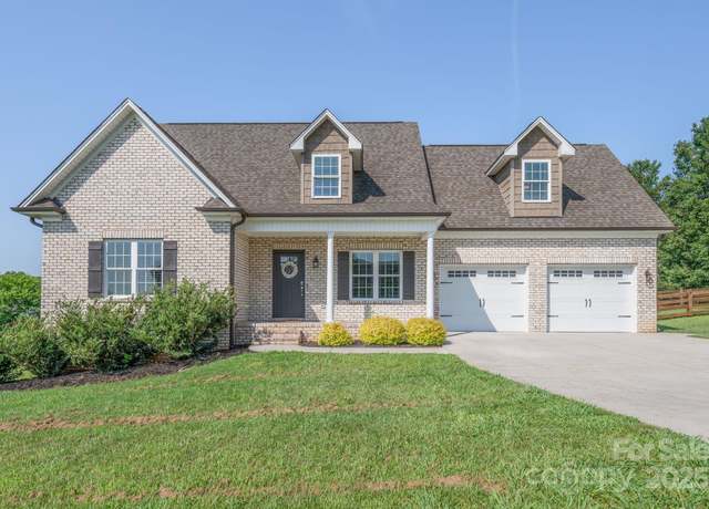 Property at 127 Elberon Ct, Mocksville, NC 27028, 3 beds, 2.5 baths