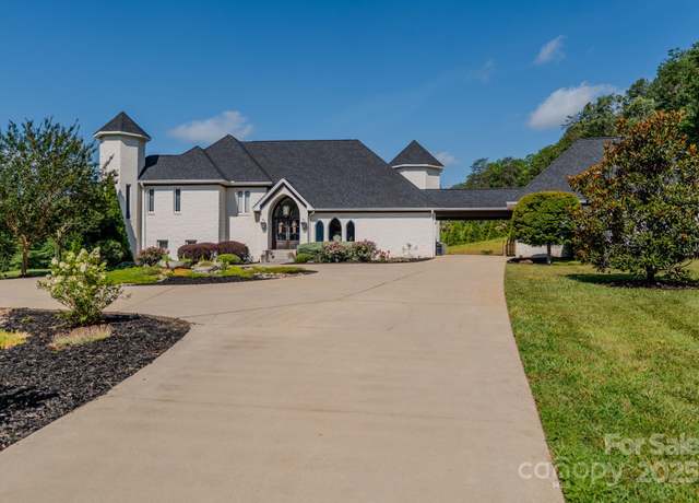 Property at 300 Springhill Dr, Rutherfordton, NC 28139, 3 beds, 3.5 baths