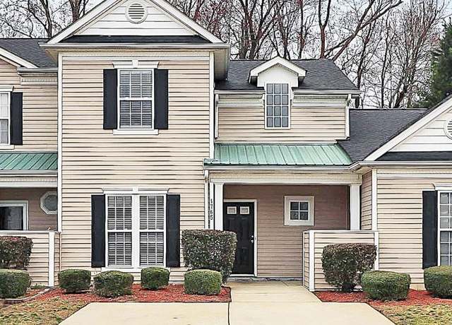 Property at 1765 Holliford Ct, Charlotte, NC 28215, 3 beds, 2 baths