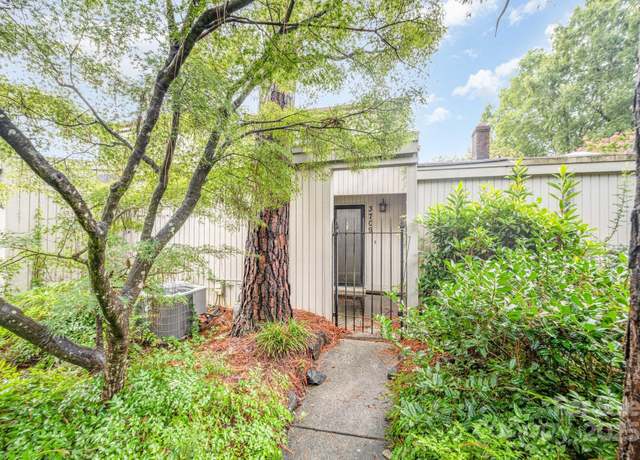 Property at 3709 Willow Point Dr, Charlotte, NC 28277, 2 beds, 1.5 baths