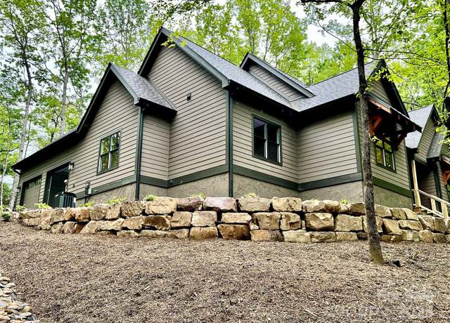 Property at 435 Soquili Dr, Brevard, NC 28712, 3 beds, 2.5 baths