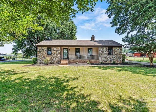 Property at 3372 Lee Lawing Rd, Lincolnton, NC 28092, 3 beds, 2 baths