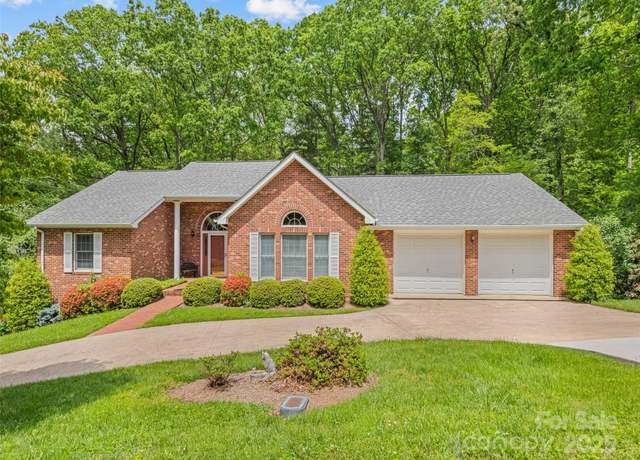 Property at 185 Oak Ridge Dr, Clyde, NC 28721, 3 beds, 2 baths