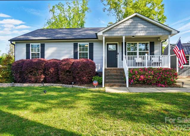 Property at 303 Caroline Ave, Lowell, NC 28098, 3 beds, 2 baths