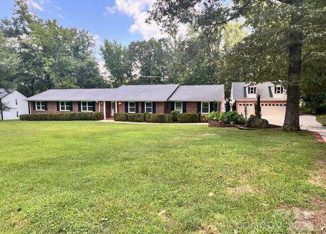 Property at 3333 Tanglewood Dr, Rock Hill, SC 29732, 5 beds, 3 baths